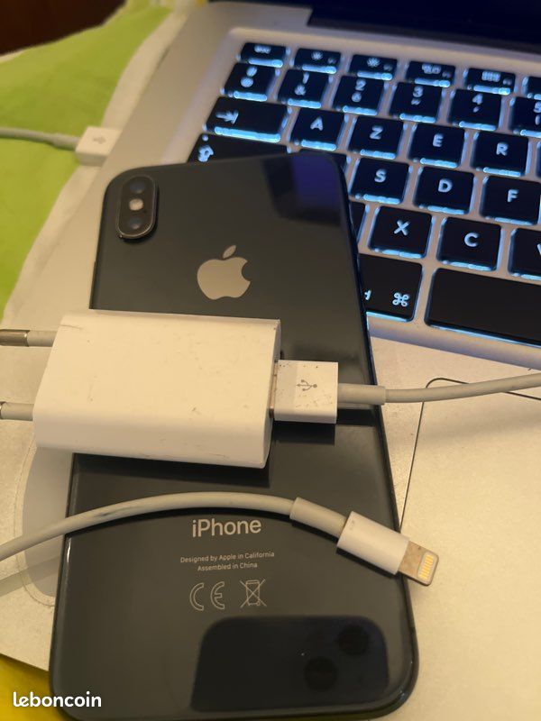 Iphone X noir 64 go (+ son chargeur Apple) (image 7)