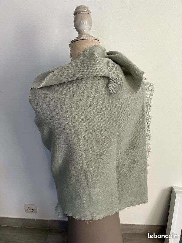 Écharpe avec franges vert pastel femme | Cache Cache