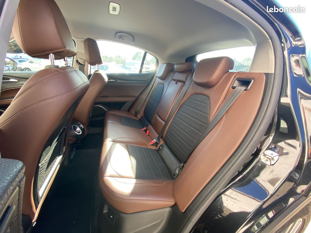 Alfa Romeo STELVIO Lusso Q4 (image 22)
