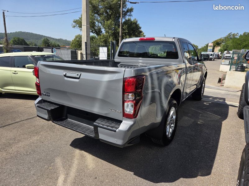 Isuzu D-MAX 2.2 DDI 164CH EVOLUTION SPACE M/T (image 4)