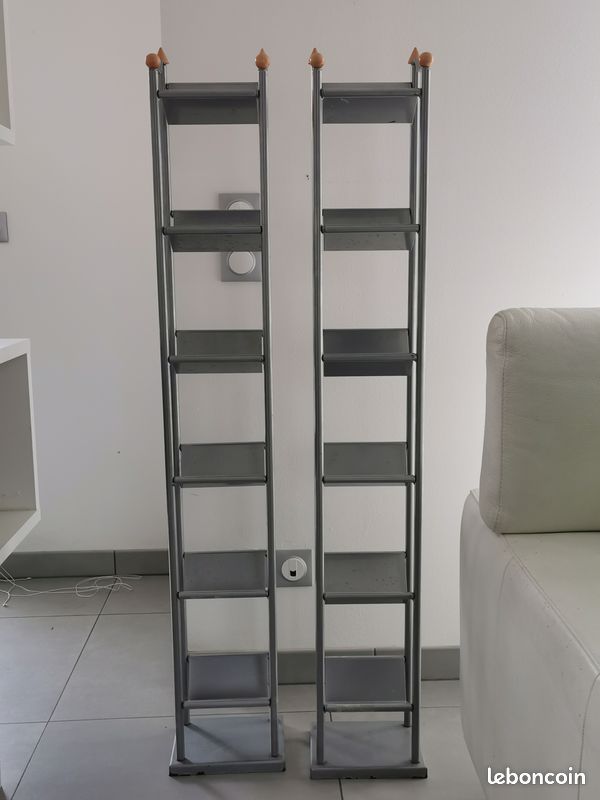2 étagères pour CD, DVD
