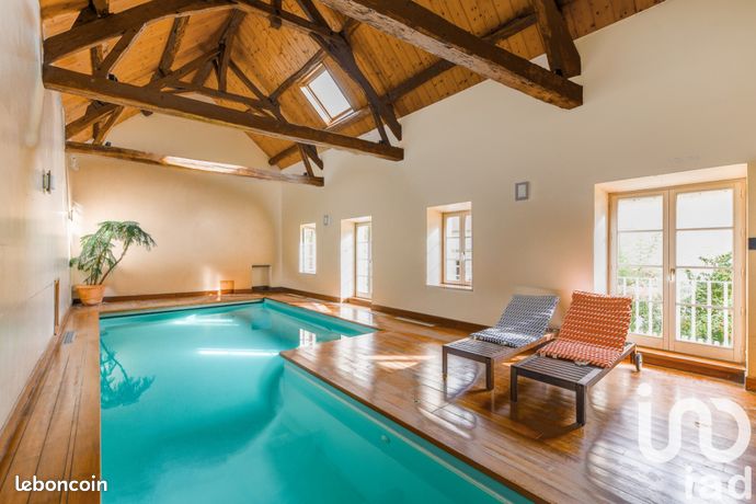 Propriété 10 pièces 245 m²