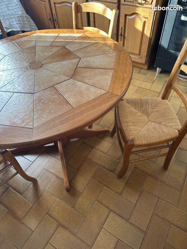 Table en chêne massif avec 5 chaises (image 2)