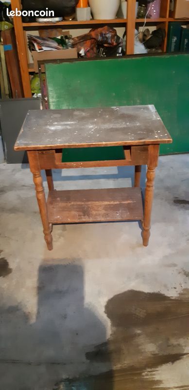 Table avec tiroir (image 1)