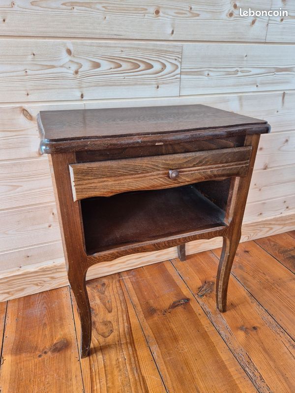Table de nuit en chêne (image 1)