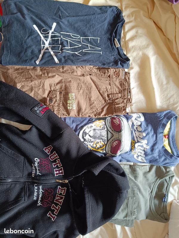 Lot de vêtements sweat t-shirt court long pantalon ans Vêtements