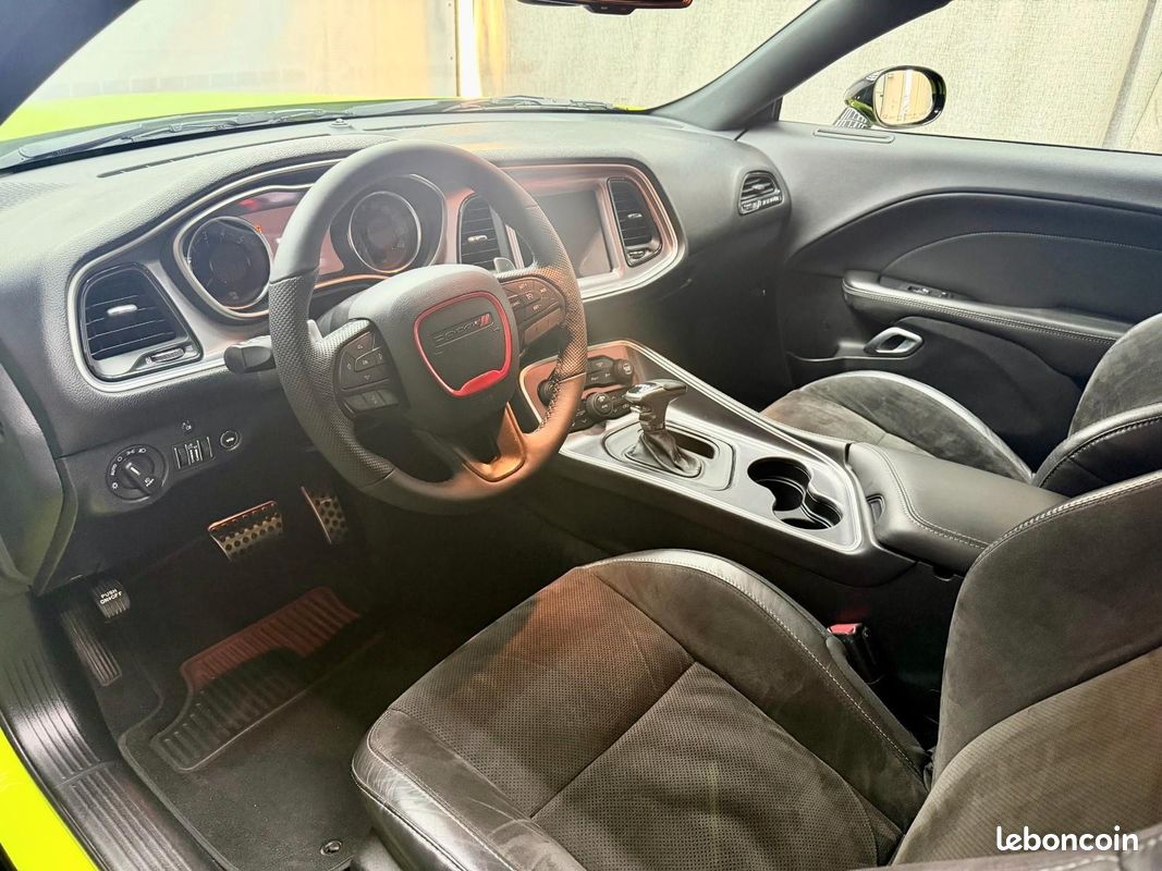 Dodge CHALLENGER R/T Scat Pack Widebody V8 6.4 492 ch – CarPlay – Caméra – Harman Kardon (image 4)