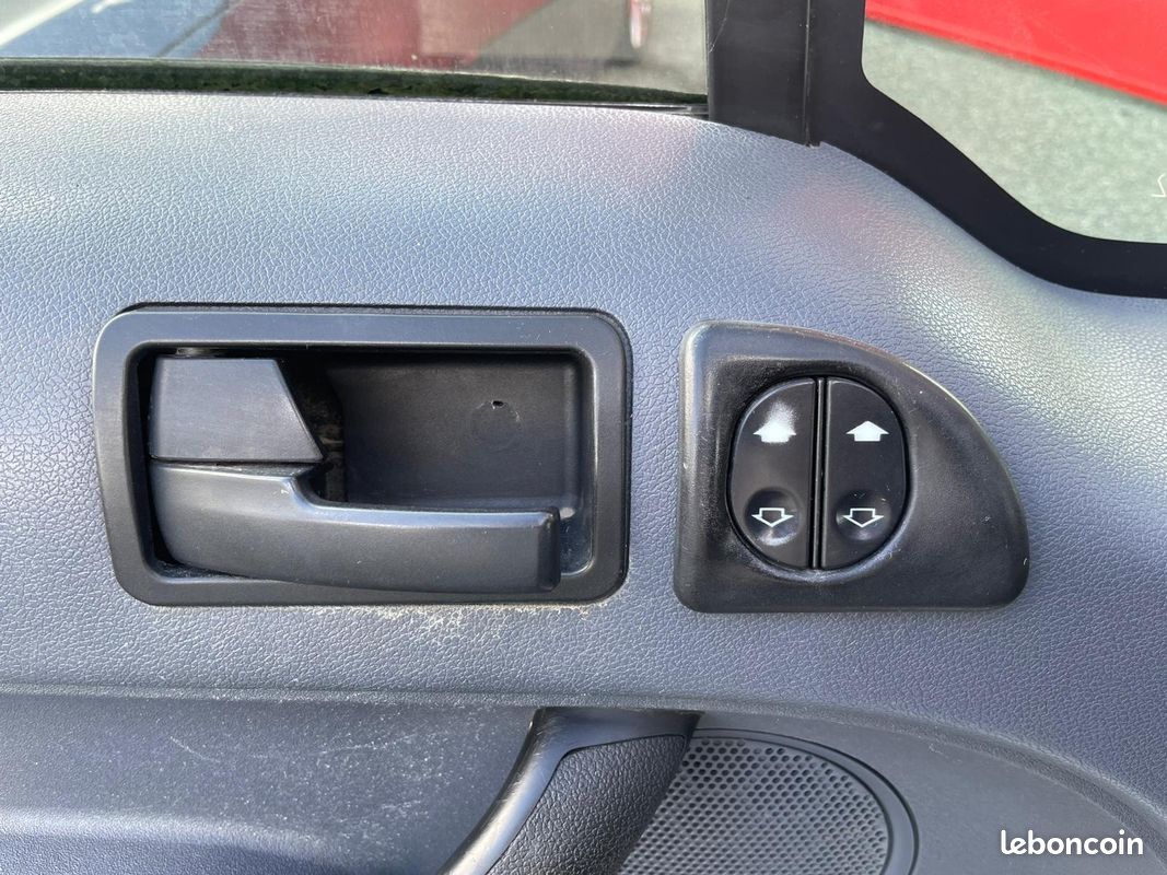 FORD TRANSIT CONNECT L1 Fourgon Ambiente - GARANTIE 12 MOIS (image 23)