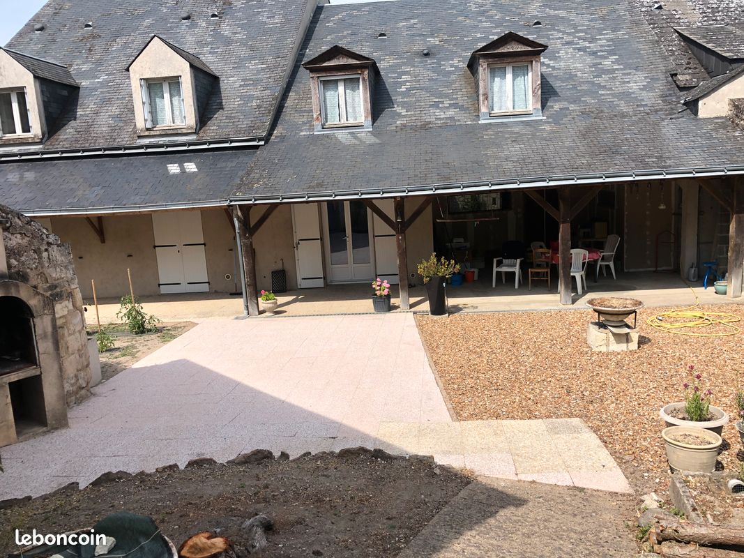 Maison 11 pièces 260 m² · à Candes-Saint-Martin · 260 m² · 297 000 €
