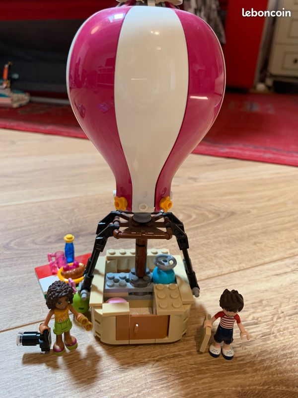 LEGO La Montgolfière D'Heartlake City (image 1)