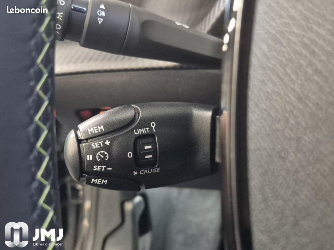 Peugeot 208 PureTech 100 S&S BVM6 GT (image 17)