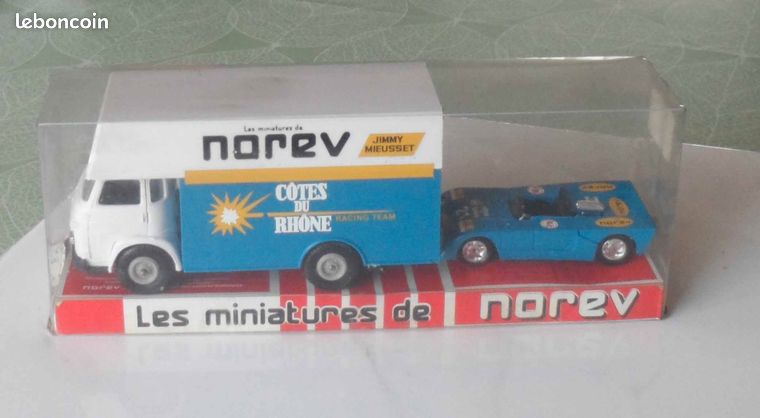 A collectible scale model Saviem SG 4 MB 59 Fourgon from Altaya