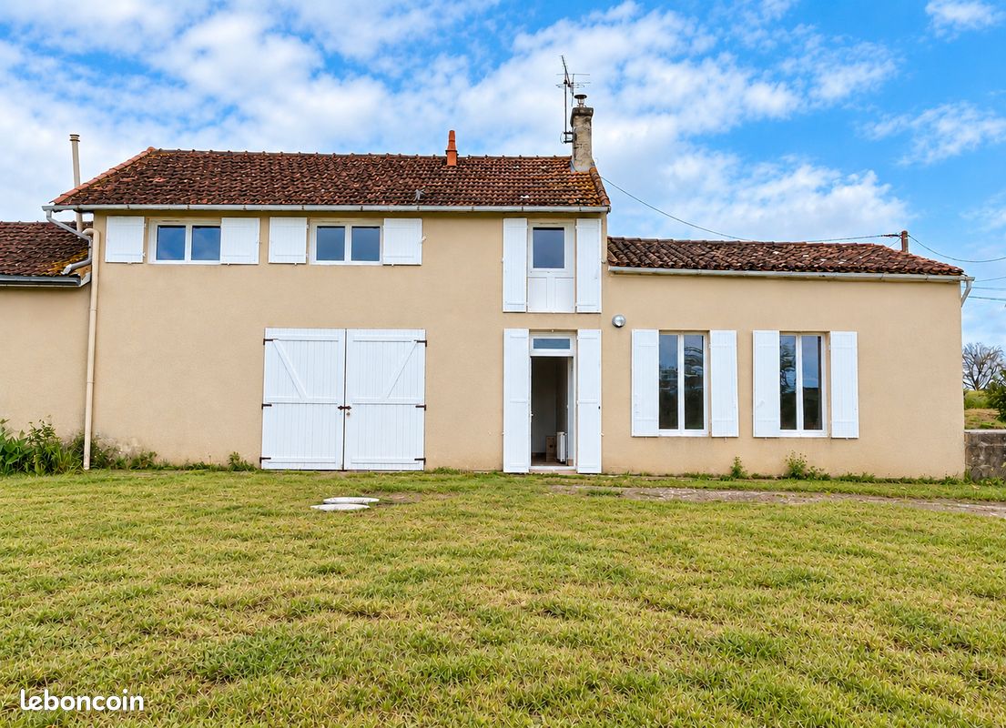 Maison 4 pièces 105 m² · à Bourg · 105 m² · 950 €/mois