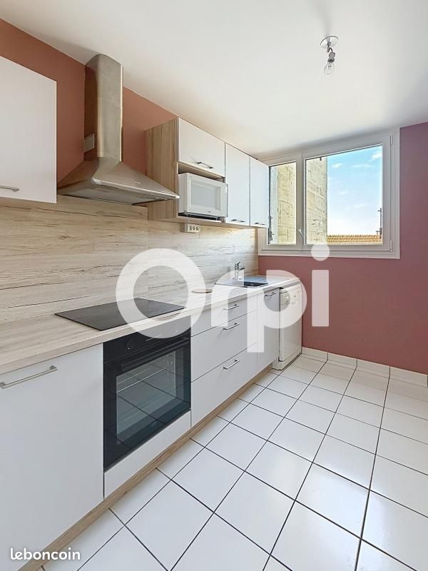 Appartement 3 pièces 100 m² · à Chaumont · 100 m² · 900 €/mois