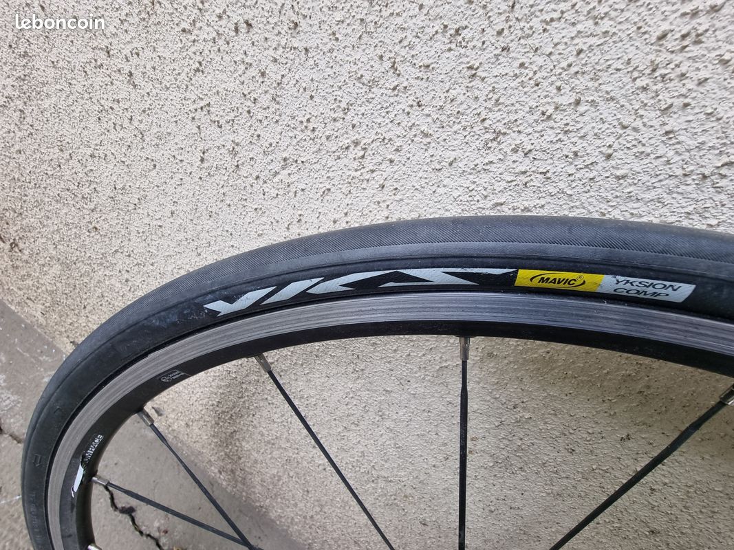 Roues De Course Mavic Aksium - Paire - Clincher Argent - 700C - Occasion Bon état