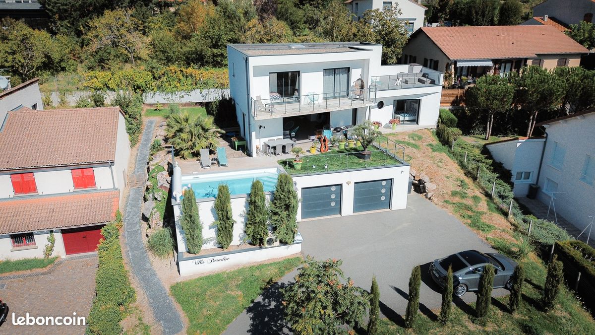 Maison 10 pièces 280 m² · à Clermont-Ferrand · 280 m² · 1 249 000 €