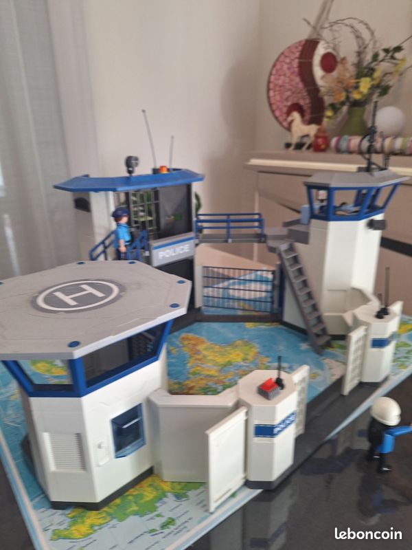 Caserne playmobil 6919 (image 2)