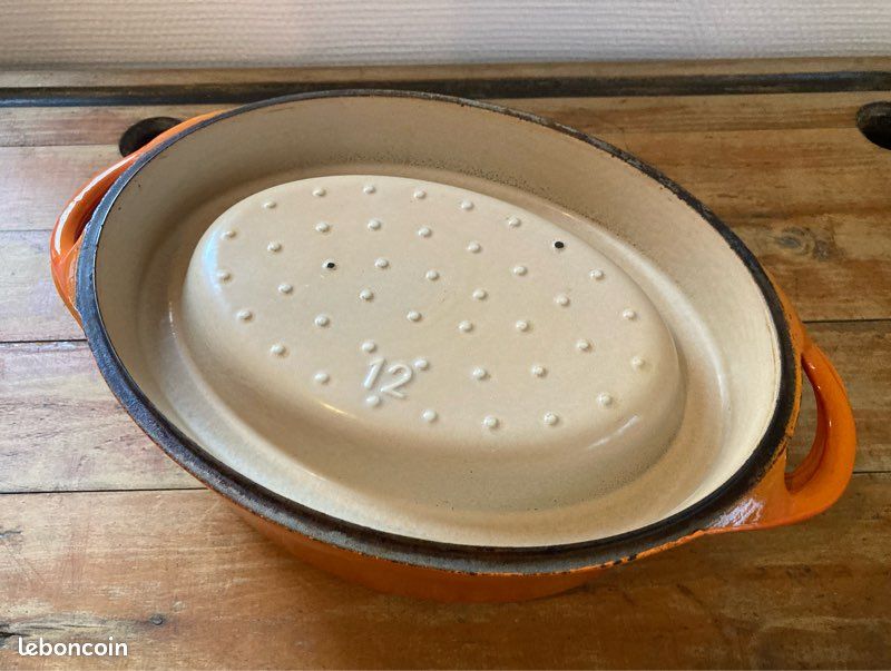 Cocotte ovale 29 cm Volcanique Le Creuset® - Ambiance & Styles