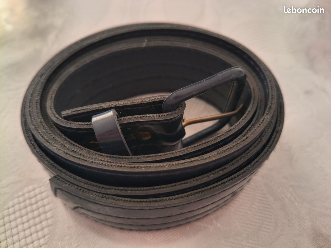 Ceinture bleu marine vernis longueur 118cm (image 1)
