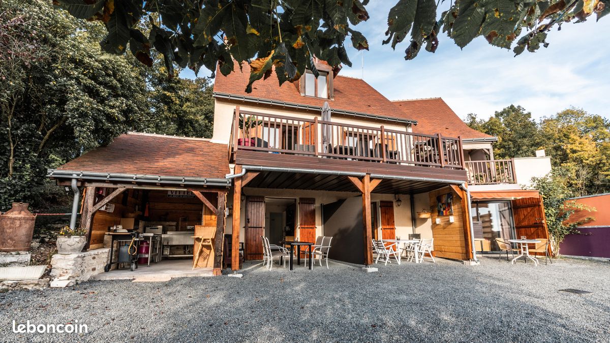 Maison 6 pièces 215 m² · à Chemillé-sur-Indrois · 215 m² · 320 000 €