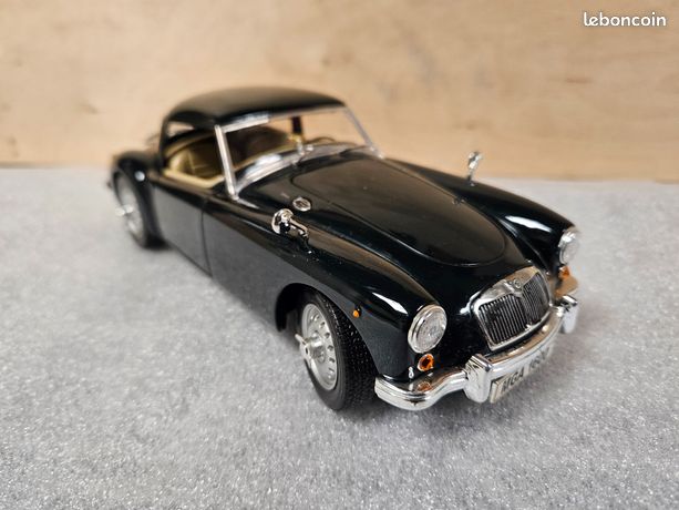 MG MGF ROADSTER cabriolet rouge fermé hard top noir 1/18 CORGI voiture miniature