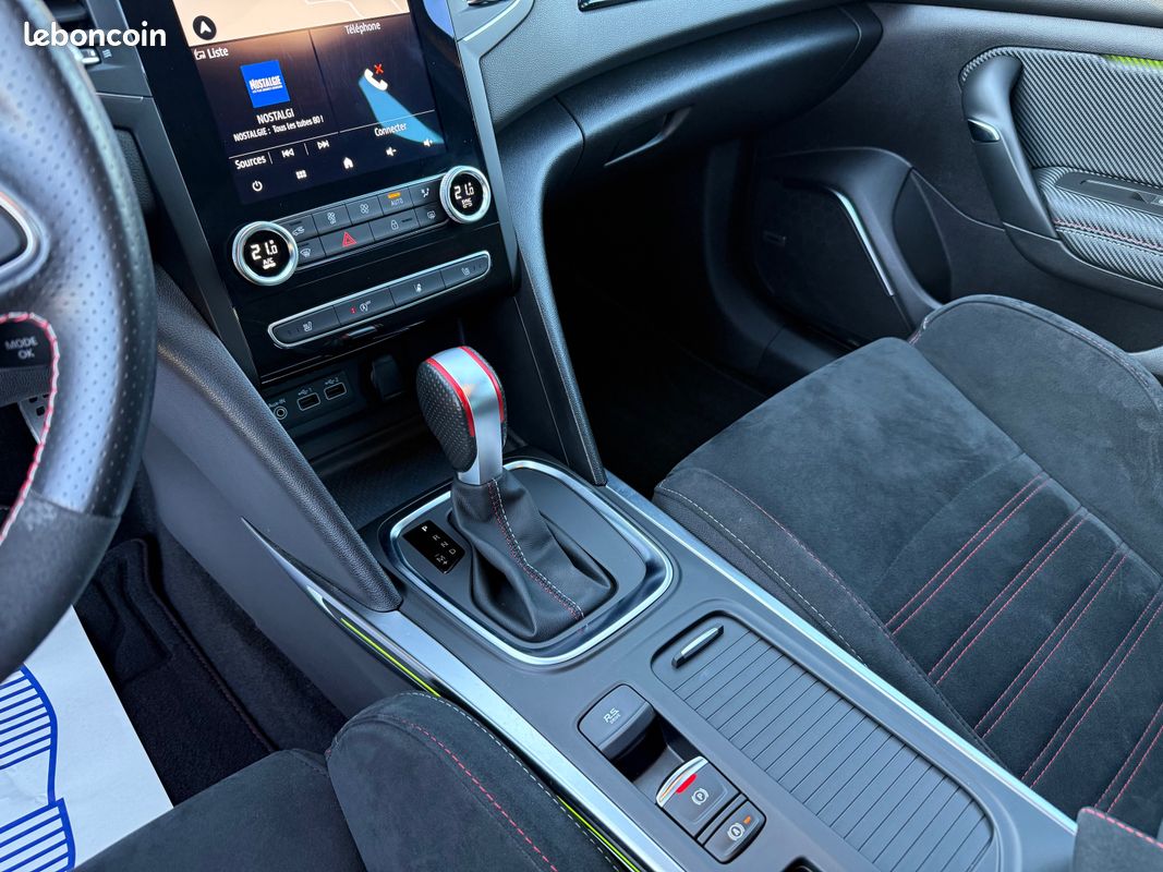 RENAULT MEGANE IV BERLINE TCe 300 EDC R.S. Trophy (image 15)