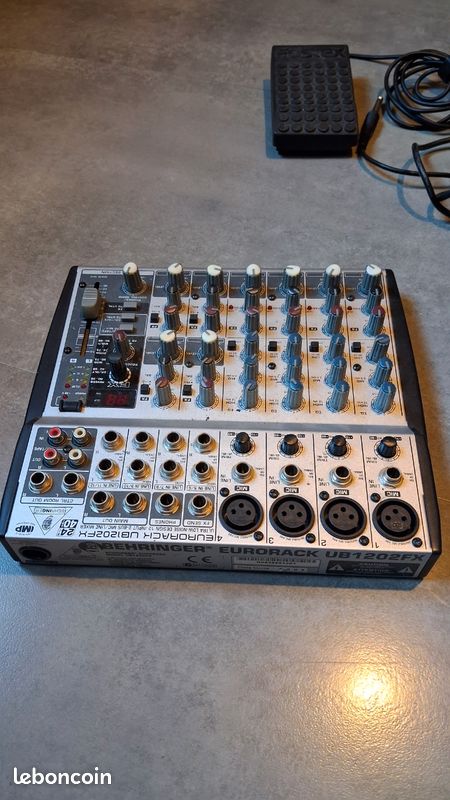 Table de mixage Behringer EURORACK UB1202FX (image 2)