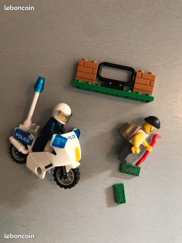 LEGO Moto police et voleur 60041 (image 3)