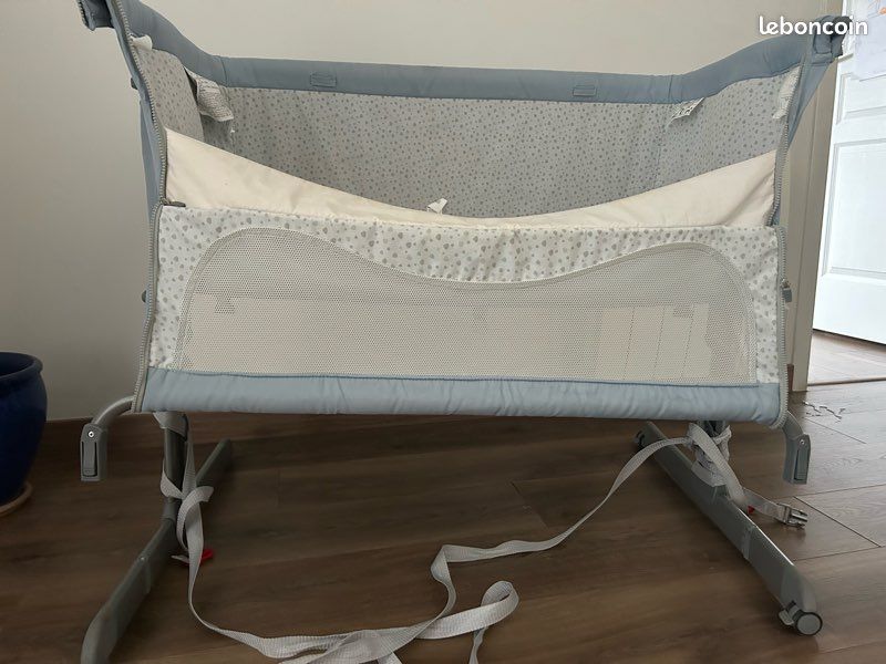 Berceau Cododo bleu avec les draps (image 2)