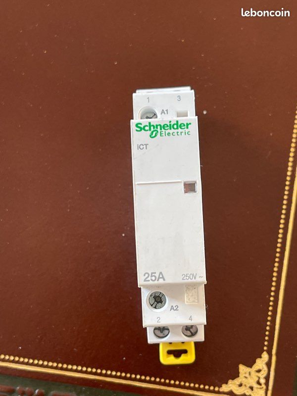 Contacteur Schneider 25A (image 1)