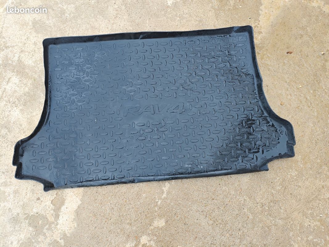 Tapis de coffre Toyota rav4 (image 1)