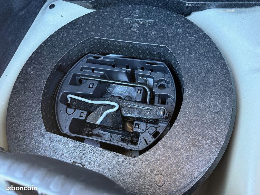 CITROEN C3 PureTech 110 SS BVM6 Shine Pack (image 14)