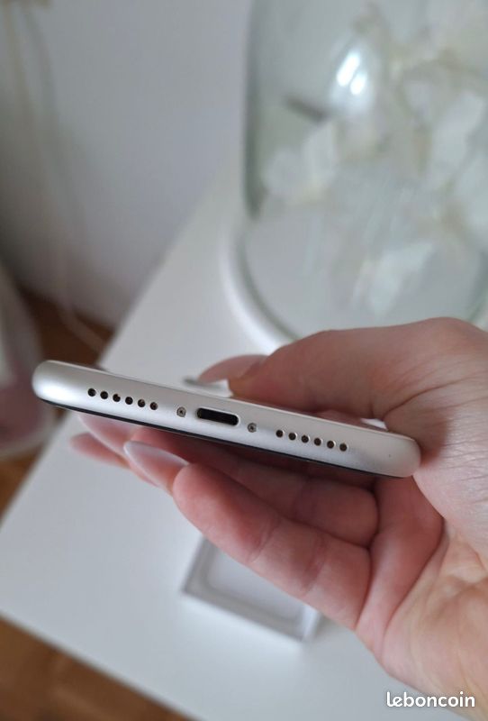 Iphone 11 couleur blanc 64 GB (image 4)