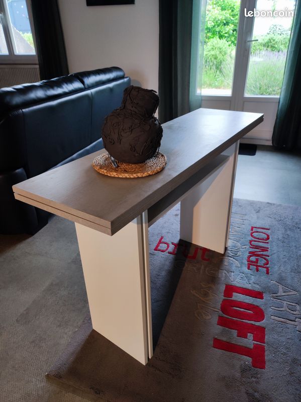 Table console (image 2)