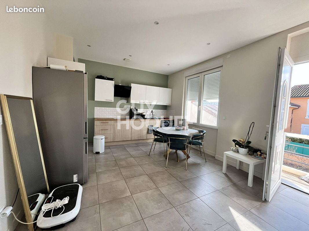 Appartement a louer decines-charpieu - 3 pièce(s) - 71 m2 - Surfyn