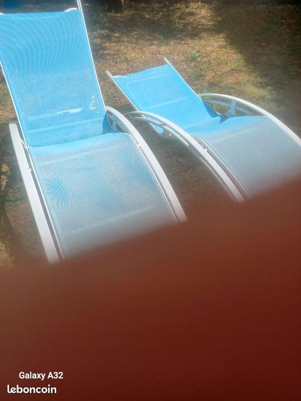 Chaises longues turquoise (image 1)