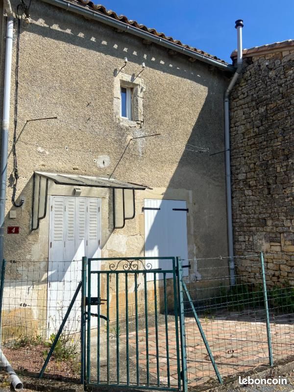 Maison de village 3 pièces 80 m² - Poursac 16700 (image principale 0)
