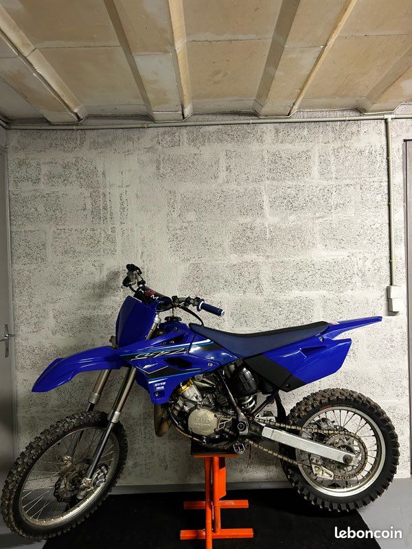 85 Yz 2011 (image 1)