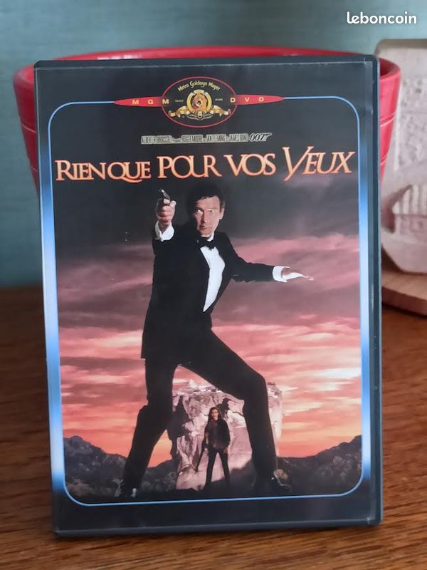 DVD 007 James Bond "Rien que pour vos yeux", avec Roger Moore (image 1)