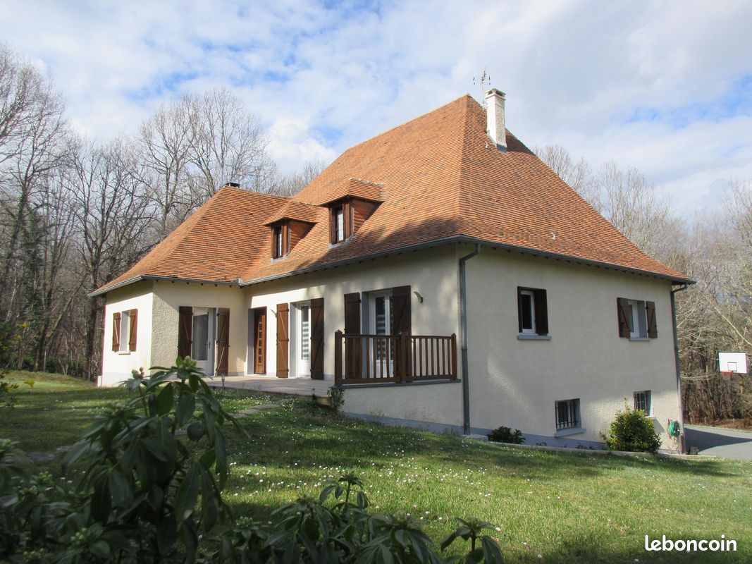 Maison 9 pièces 260 m² · à Chancelade · 260 m² · 395 000 €