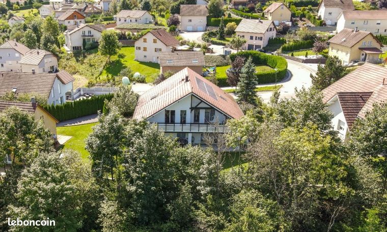 Maison 5 pièces 220 m²