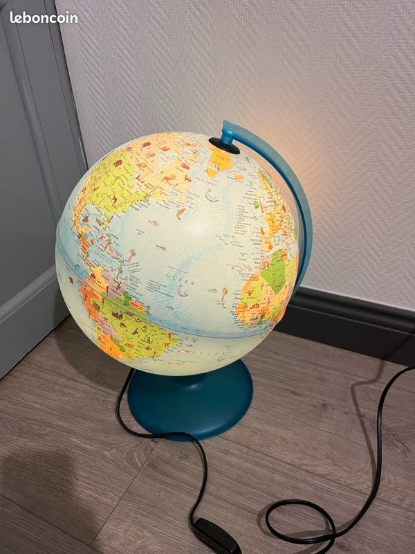Globe terrestre lumineux pour enfant (image 2)
