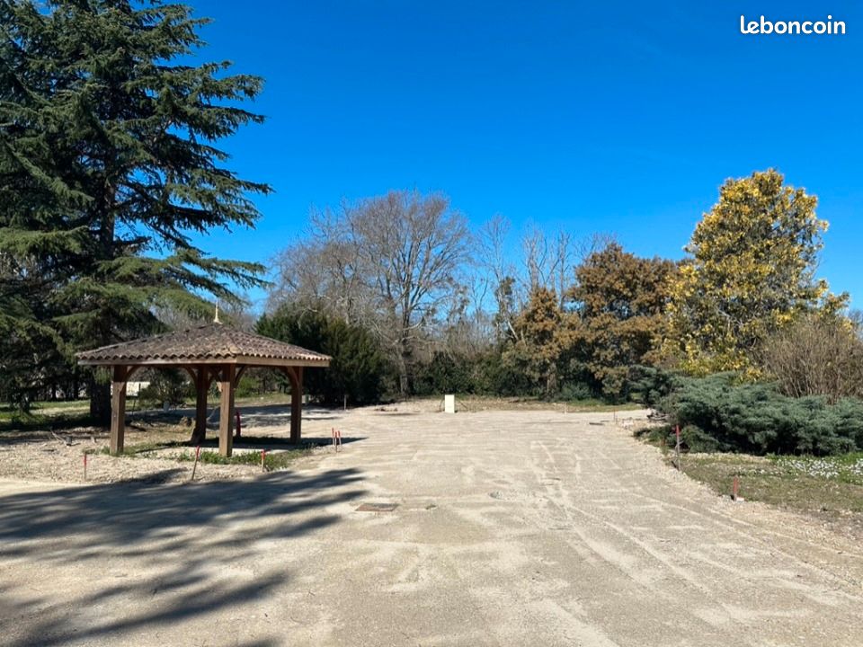Terrain 550 m² Arbanats · 110 000 €