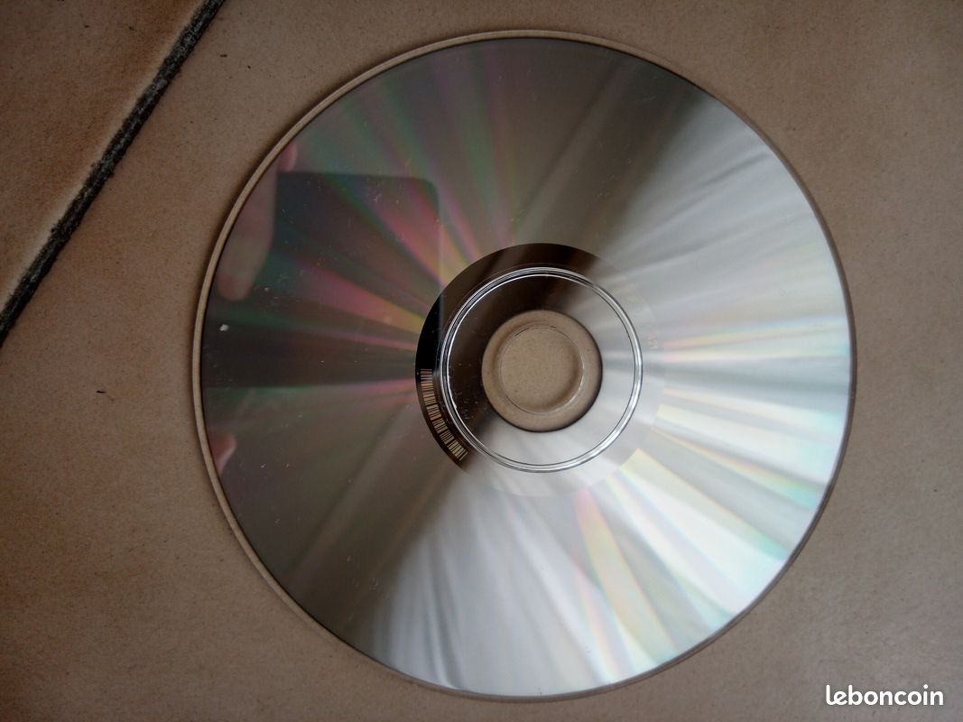 1 CD de Mylène Farmer "Interstellaires" neuf (image 7)