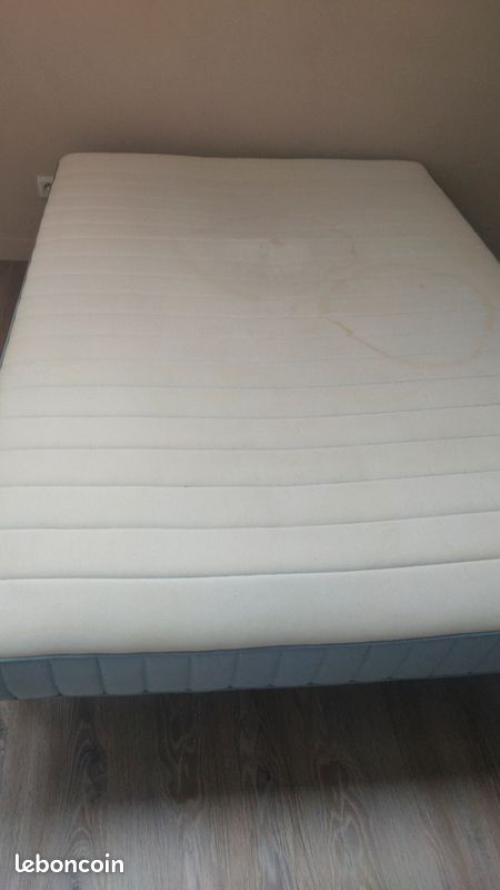 Lit 140*200 (matelas) prix à négocier (image 4)