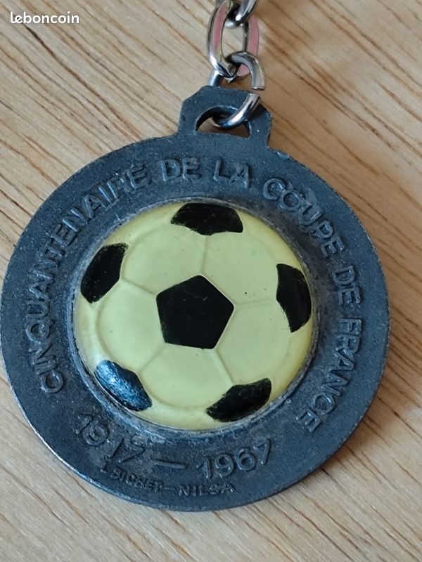 Réplique Trophée Argenté Porte-clés Officiel Coupe De France - Réplique Argentée En Zamac 3D | Cadeau Foot, Collectionneur Réplique Trophée Argenté Porte-clés Officiel Coupe De France - Réplique Argentée En Zamac 3D | Cadeau Foot, Collectionneur