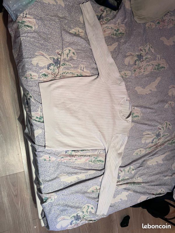 Pull blanc (image 1)