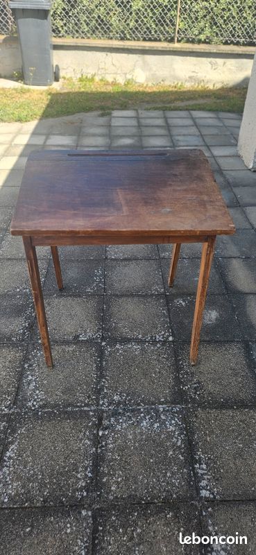 Bureau d'écolier ancien en bois avec plateau relevable (image 3)