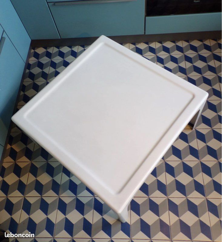 TABLE BASSE FIBRE DE VERRE-1970-DLG AMANTA-Artemide-70x70cm-DESIGN 70-BLANC (image 2)