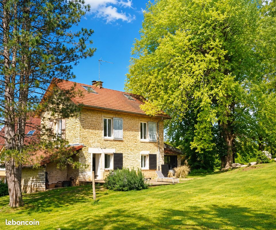 Maison 5 pièces 100 m² · à Besançon · 100 m² · 1 280 €